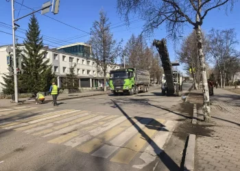 На ул. Ленина в Елизове началось фрезерование покрытия