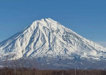 В ЕЛИЗОВЕ ПЕРЕКРОЮТ УЛИЦУ ЛЕНИНА