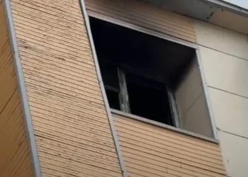 Власти Камчатки проверят управляющую компанию после смертельного пожара в заблокированном доме