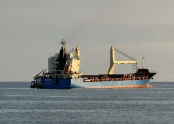 Очередной танкер с топливом для АЗС ошвартовался в порту Петропавловска
