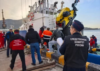 В СКР рассматривают три версии пожара на рыболовецком судне «Триумф»