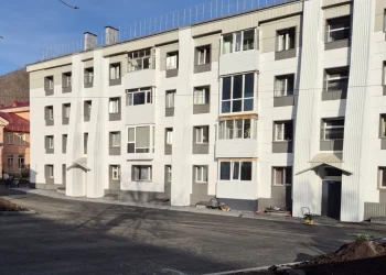 В историческом квартале Петропавловска обновили фасад и двор дома на Ленинской